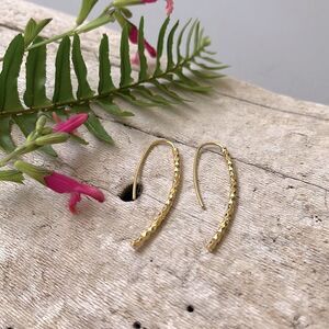 NORDSTROMS, 18K GOLD PLATED STERLING SILER CURVED THREADER EARRINGS. NWT